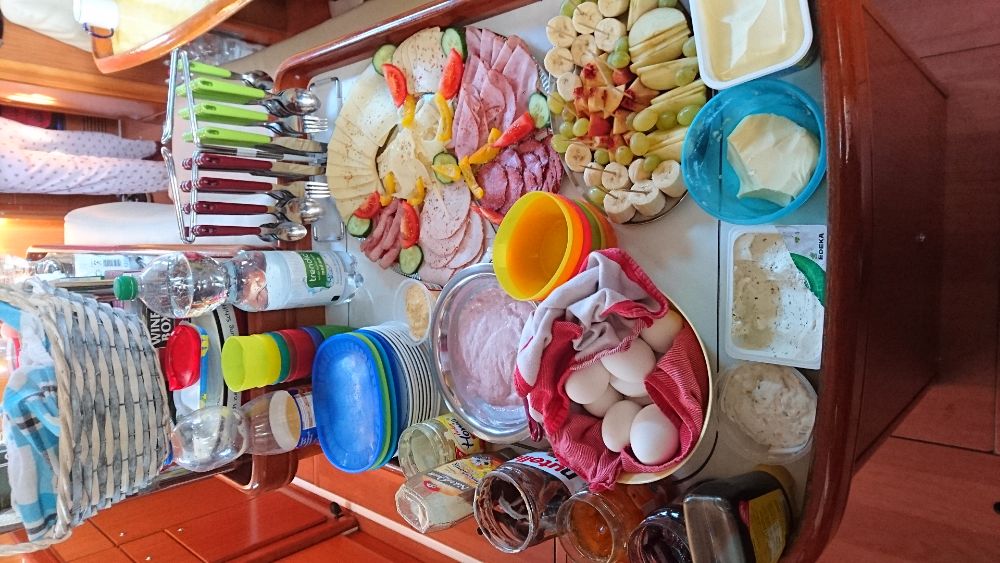Frühstück an Bord