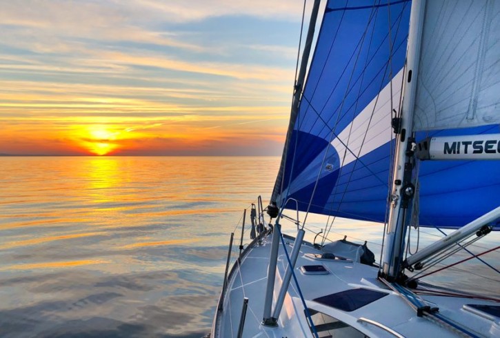 Segeltorn Sunsettorn Auf Der Ostsee Mitsegeln Segeln In Den Sonnenuntergang Koje Frei 
