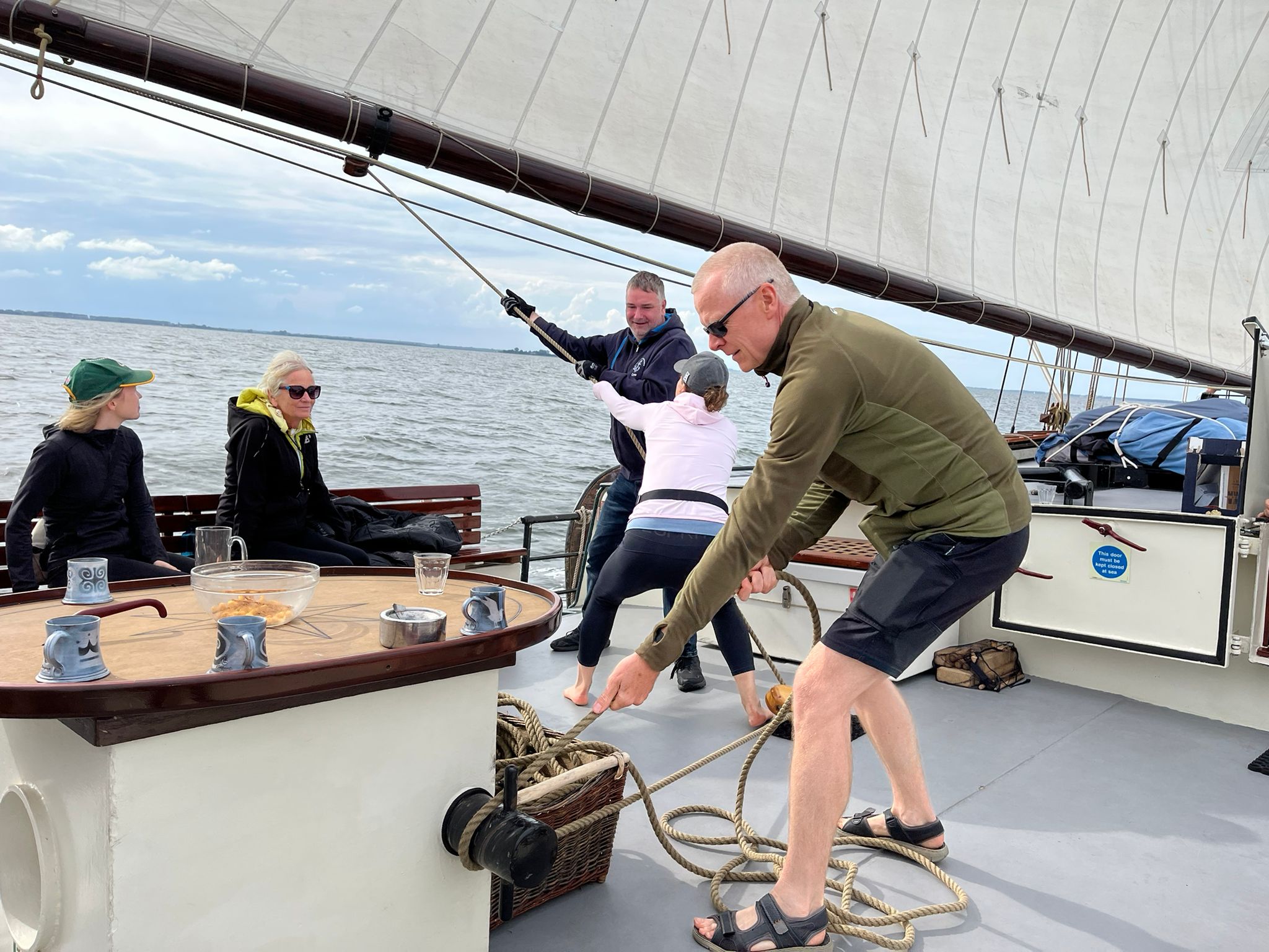 Teamwork an der Großschot