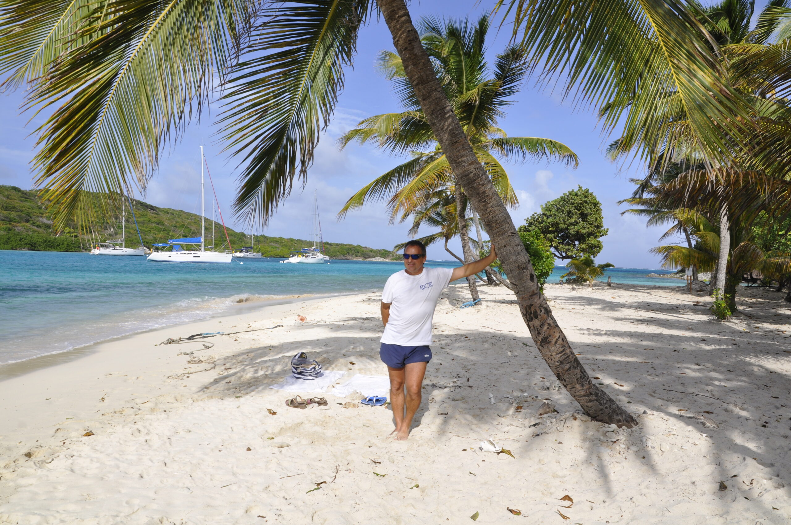 SkippyTirol genießt den Sandstrand in Tobago Cays